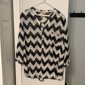 women’s large chevron top